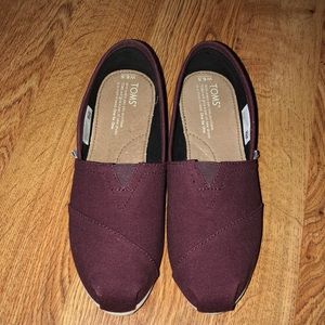 Burgundy Toms